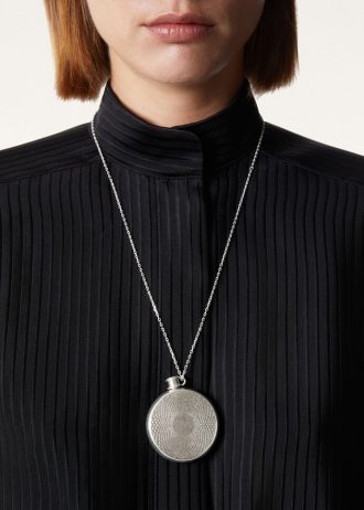 Collar de botella con guilloché