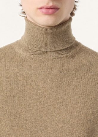 Cuello alto clásico Cuello alto clásico