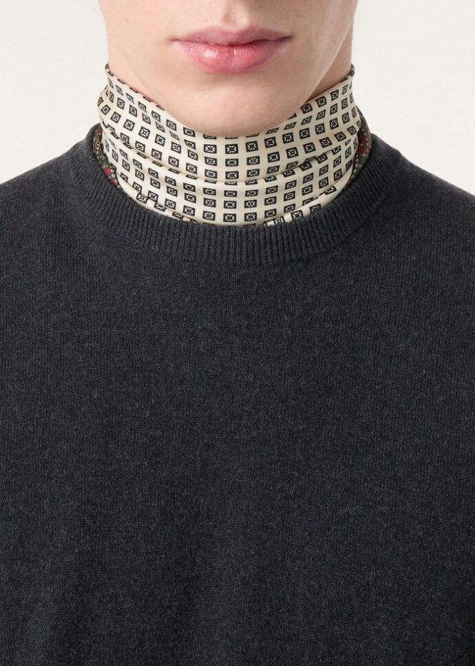 Cuello redondo clásico
