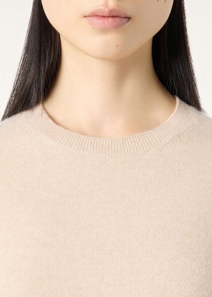 Cuello redondo clásico Cuello redondo clásico