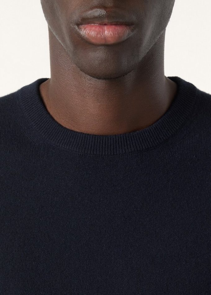 Cuello redondo clásico Cuello redondo clásico