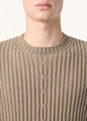 Cuello redondo de plátano