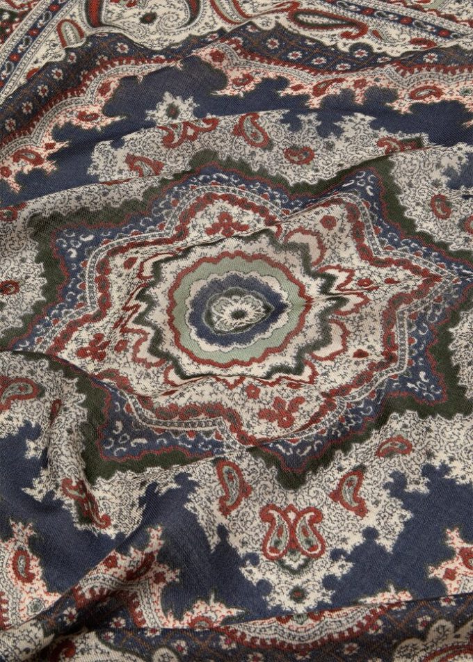 Fular de mayólica floral 90 x 90 Fular de mayólica floral 90 x 90