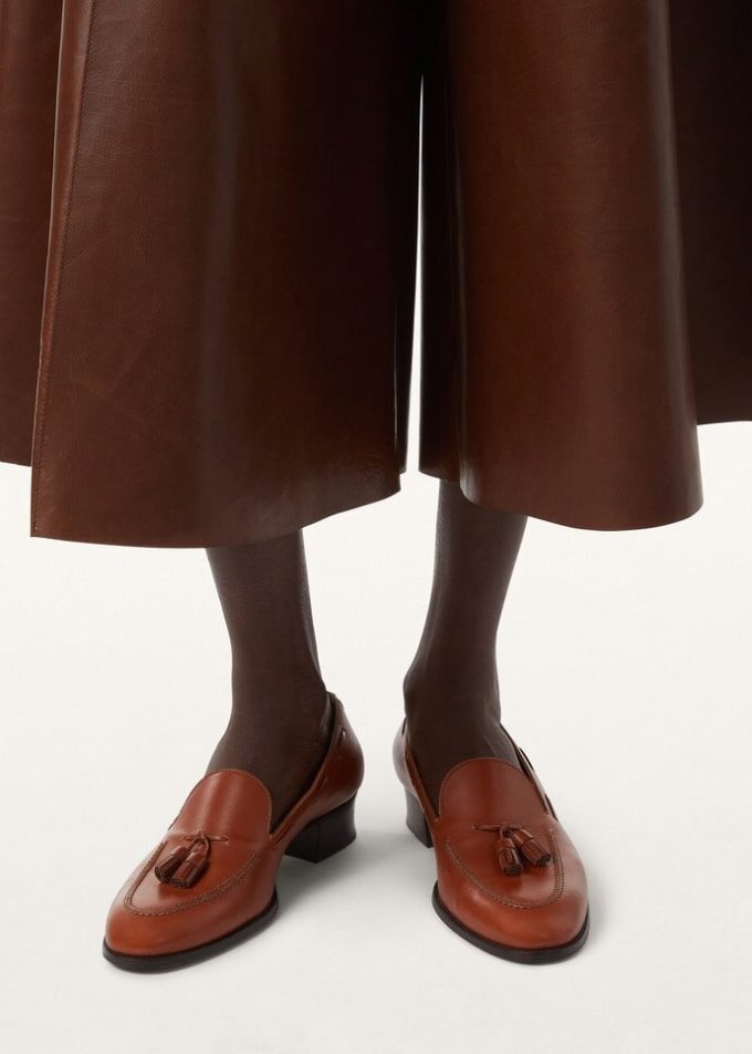 Mocasín con borlas de serraje Mocasín con borlas de serraje