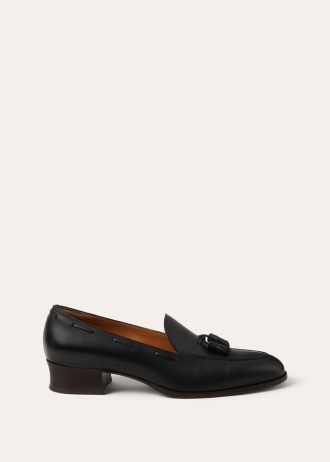 Mocasín con borlas de serraje Mocasín con borlas de serraje