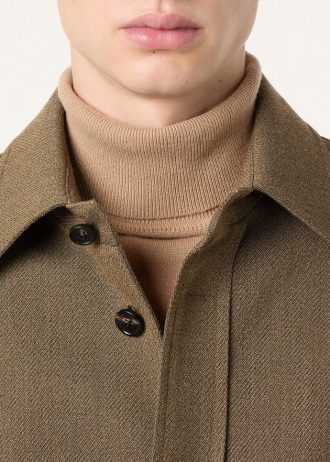 Suéter tipo con cuello de tortuga